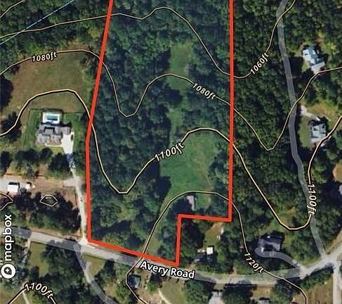 2nd image of 565 Avery Rd