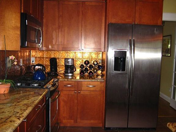 3rd image of 619 Palmetto Ave