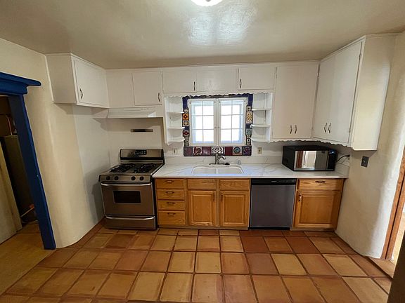 4th image of 921 Don Juan St