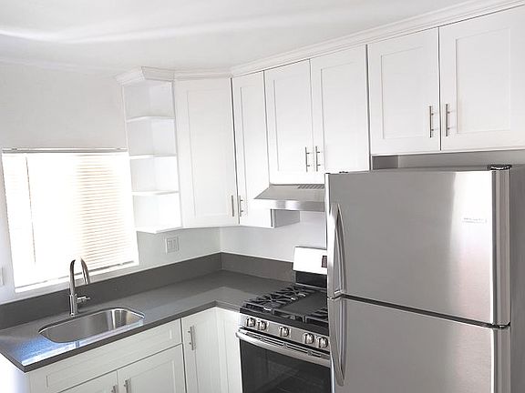 2nd image of 216 Rosemont Ave #4