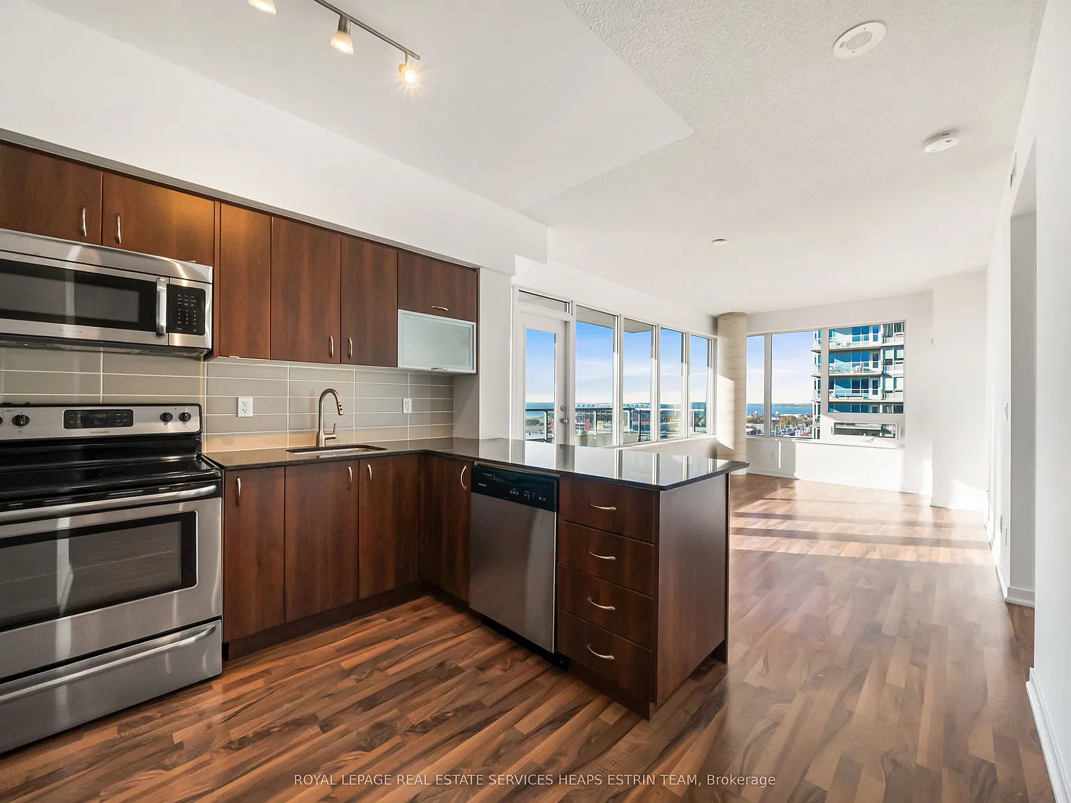 55 E Liberty St — Photo 4
