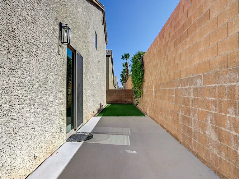 9929 Markhorn Ct — Photo 45