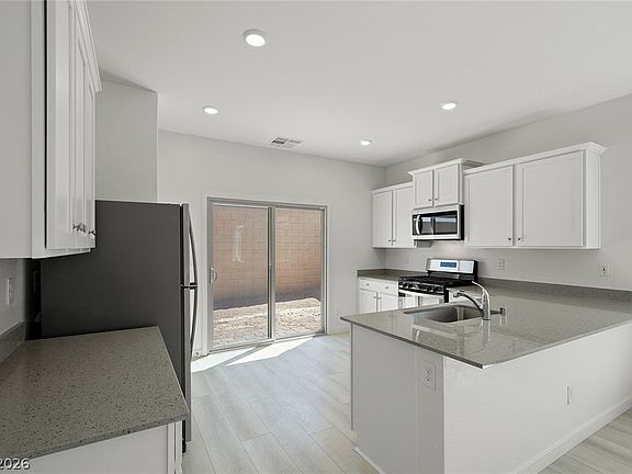 3rd image of 6739 Magnolia River Ave