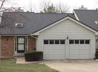 266 NE Edgewater Dr, Lees Summit, MO 64064
