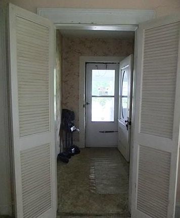 4th image of 19385 Westwood Dr