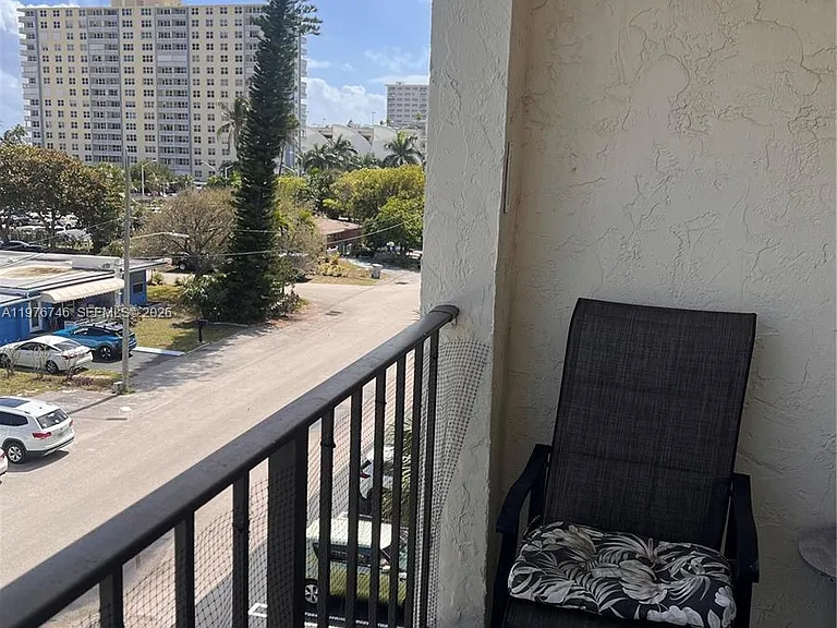 400 N Riverside Dr #410 — Photo 12