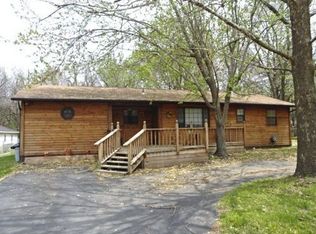 405 N Zinc Pl, Carterville, MO 64835