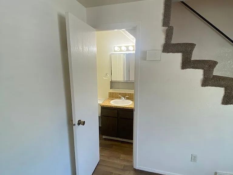 1216 S Juniper St — Photo 14