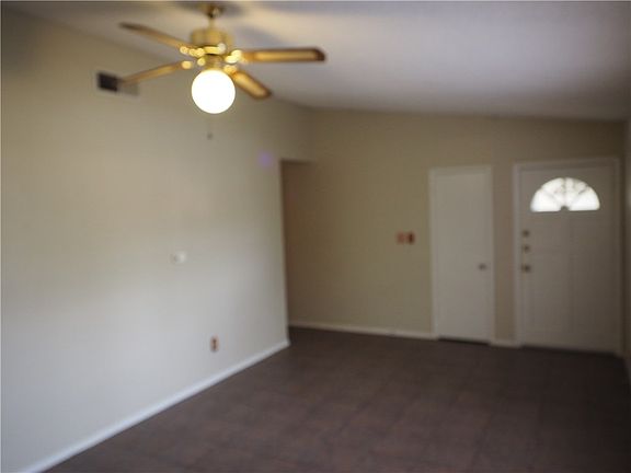 3rd image of 10202 Oak Hollow Cir