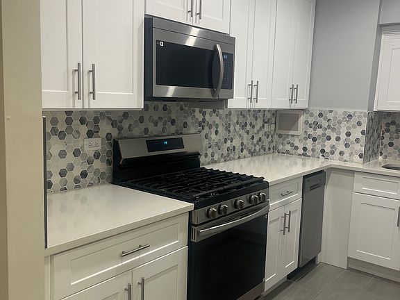 4th image of 855 E 7th St #50