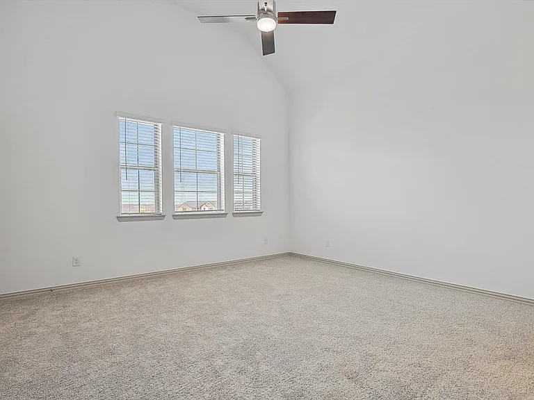 517 Parkside Dr — Photo 29