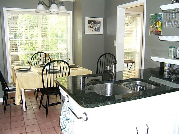 Granite counters. Eat in kitchen