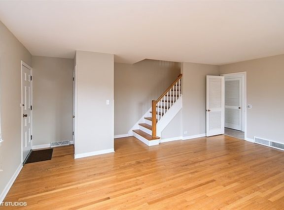 2nd image of 1332 Greenwillow Ln Unit 7