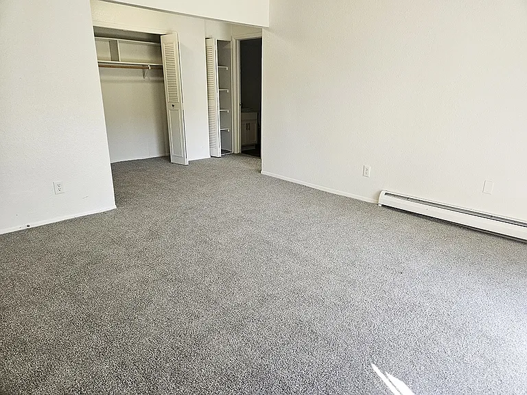 Waverly Park Apartments — Photo 8