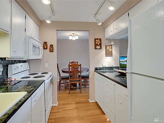 4th image of 500 Elm Way APT 24
