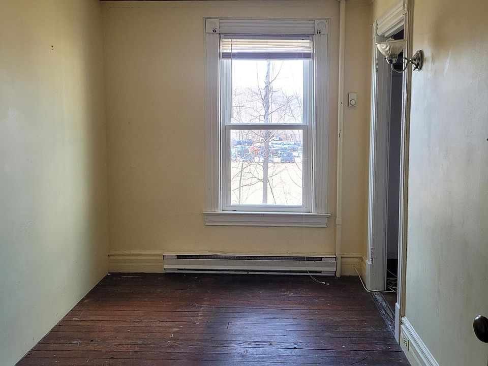 1st image of 40 W Hyatt Ave APT 4