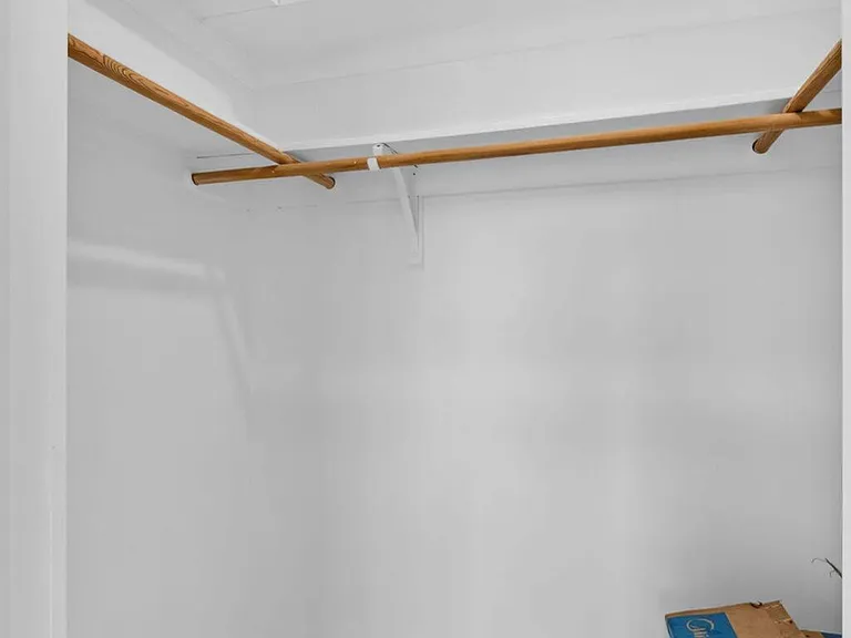 3943 Roan Ct W — Photo 18