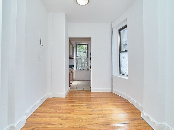 4th image of 360 W 127th St APT 1R