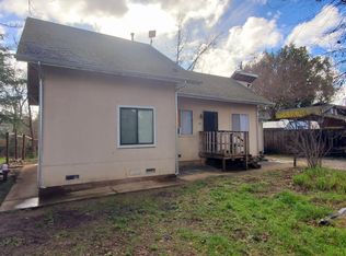 141 E Barbara Ln, Willits, CA 95490