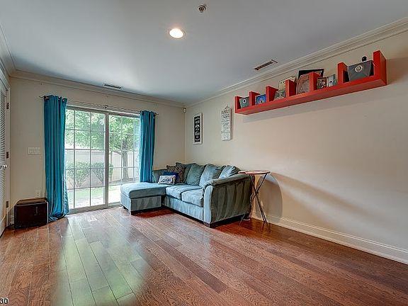 4th image of 1625 Paterson Plank Rd APT 11