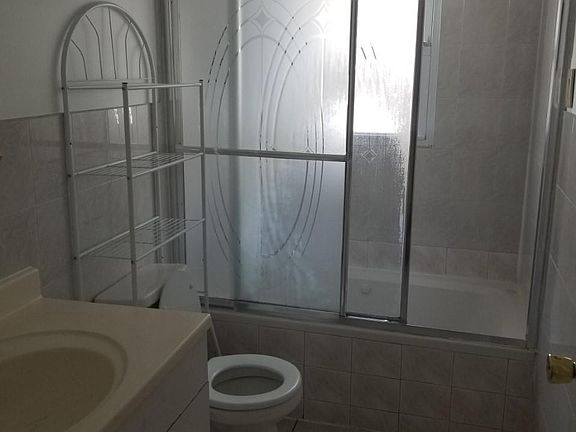 4th image of 99 Shiloh St Floor 1