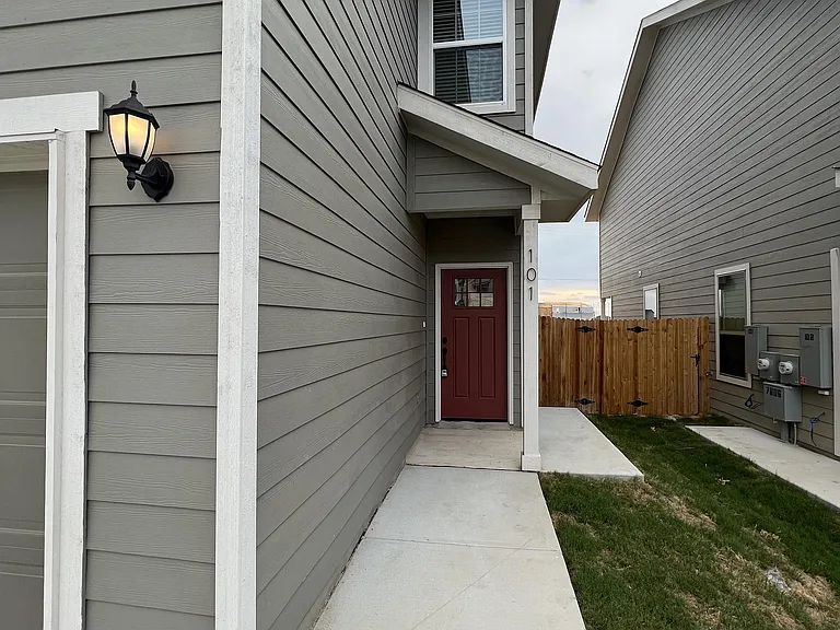 7610 Gramercy Way #101 — Photo 5