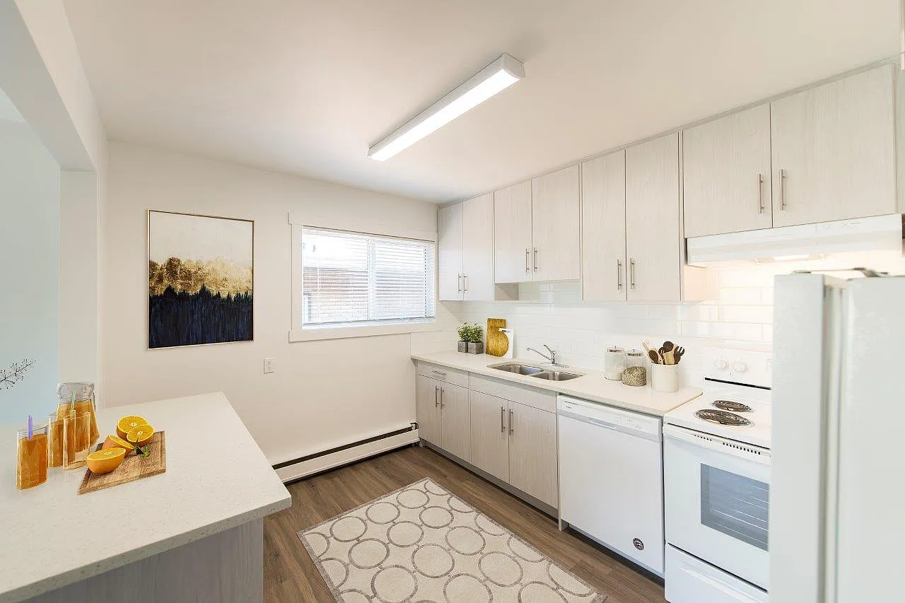 Amherst Apartments — Photo 2