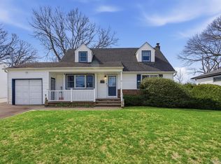 120 Willow Street, Massapequa Park, NY