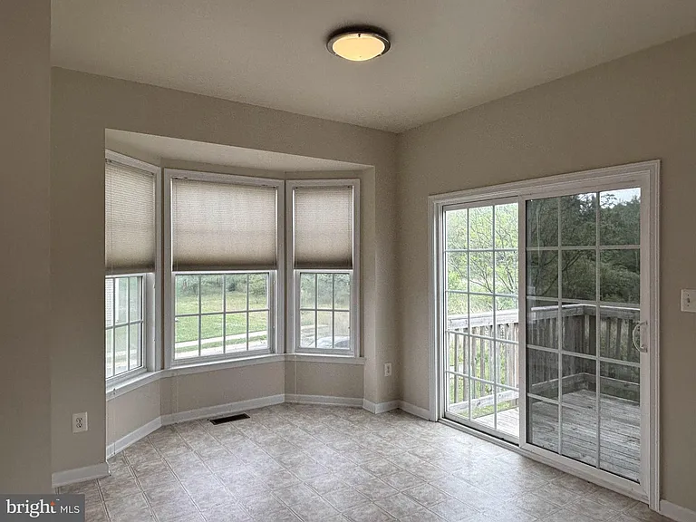 301 Klee Dr — Photo 8