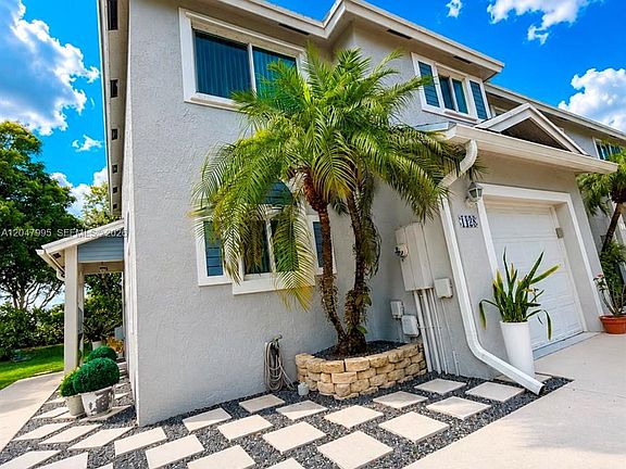 3rd image of 1428 SW 47th Ave #0