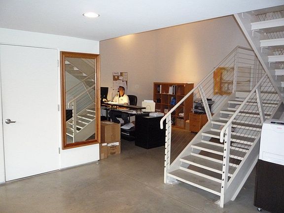 5th image of 2100 Abbot Kinney Blvd Unit 4