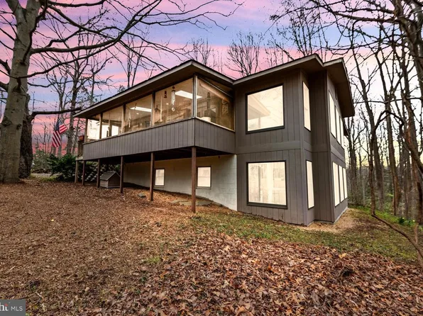 118 Bishop Dr, Montross, VA 22520