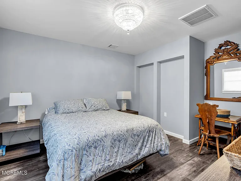 213 Hayes Ct — Photo 17