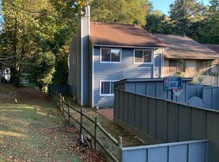6 Four Seasons Dr, Charlottesville, VA 22901