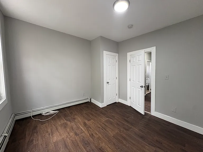 228 S 5th St #2A — Photo 5