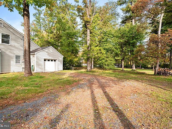 4th image of 4540 Province Line Rd