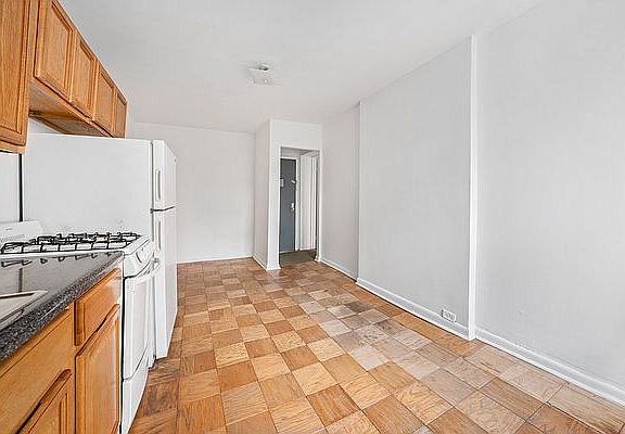 4th image of 24 Joralemon St #E134