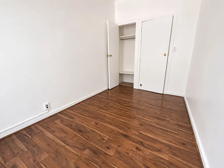 487 Montgomery St #2F — Photo 3