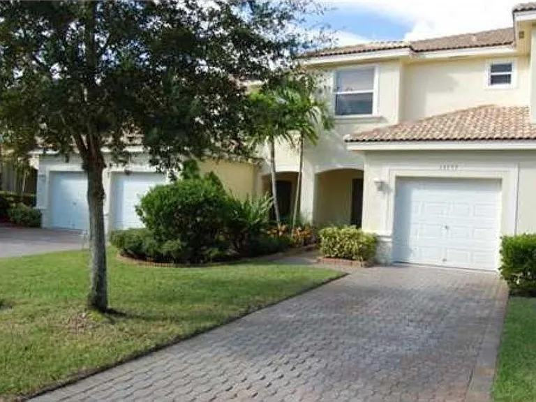 13377 Georgian Ct — Photo 2