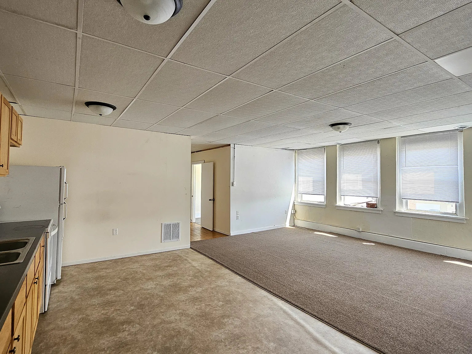 3 bed, $900 — Photo 3