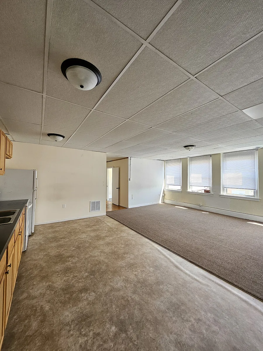 Building Photo - 312 Sycamore St #12