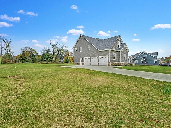 5th image of 2164 Bernadette Ct