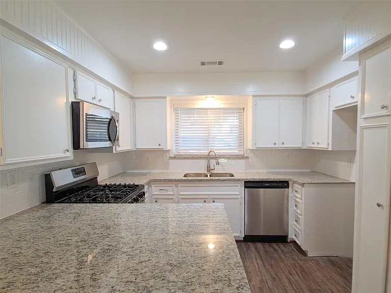 4805 Crepe Myrtle Ln — Photo 8