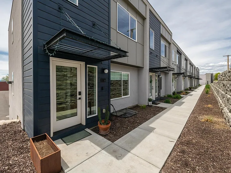 620 N Orchard Dr #9 — Photo 1