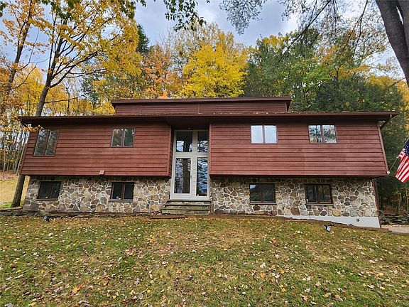 3rd image of 3340 Cynthia Dr