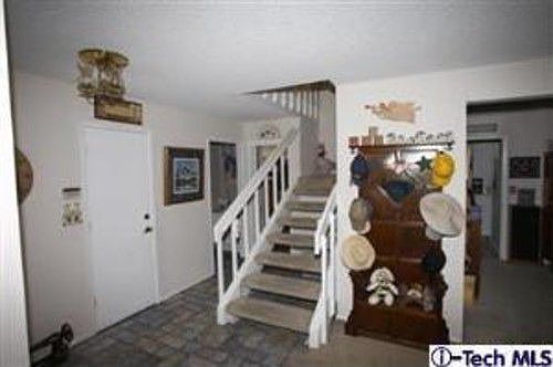 3rd image of 22 Northwoods Ln