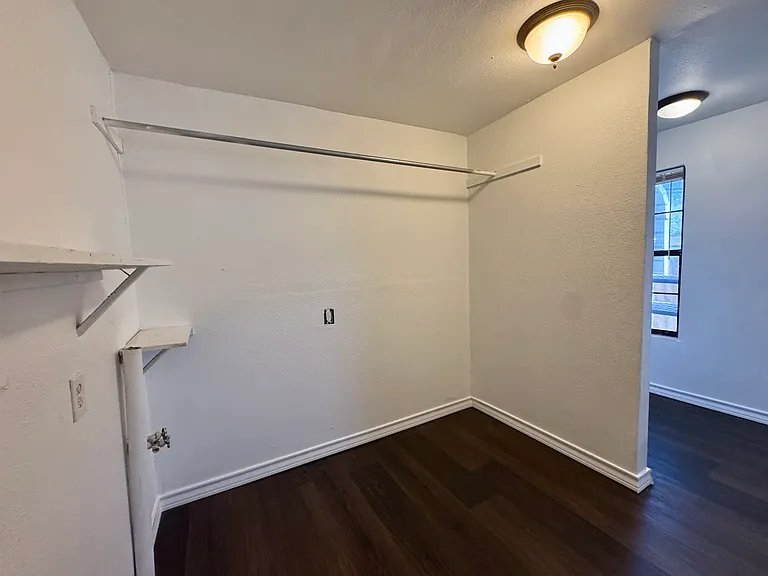 746 Lansdown Dr — Photo 29