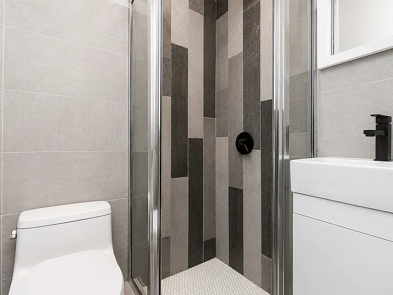13 Palmetto St #5L — Photo 4