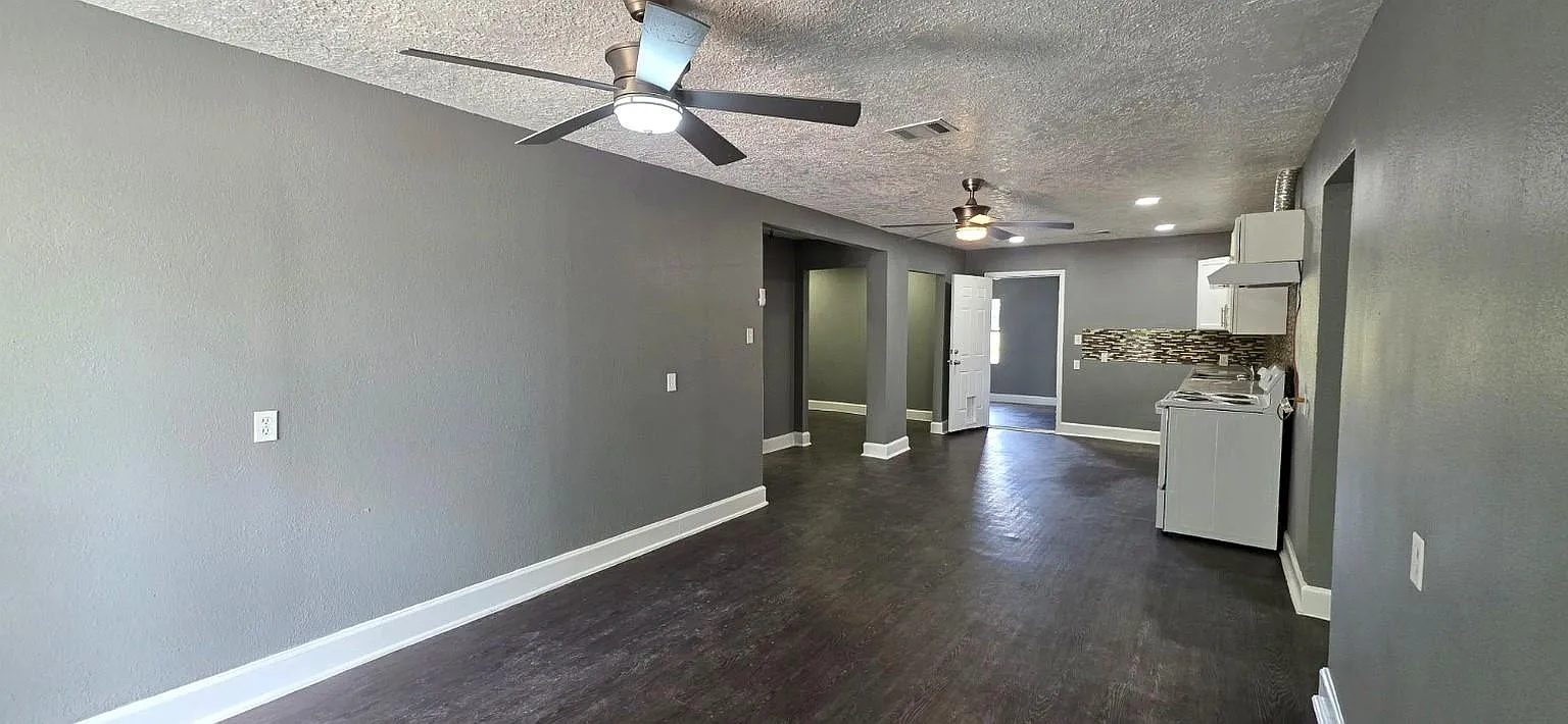 3 bed, 2.5 bath, 1168 sqft, $1,650 — Photo 3