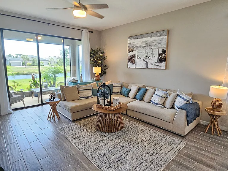 15285 Shady Palms Ln — Photo 25